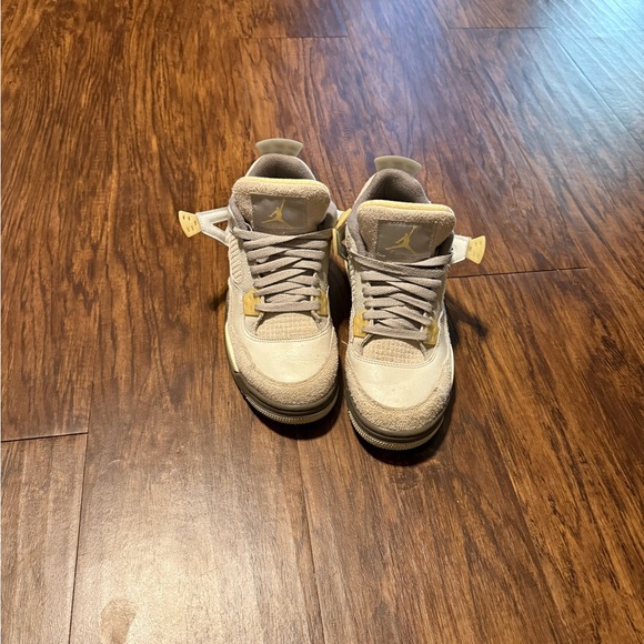 Jordan Kids Sneakers - Cream and Gold - Picture 1 of 5